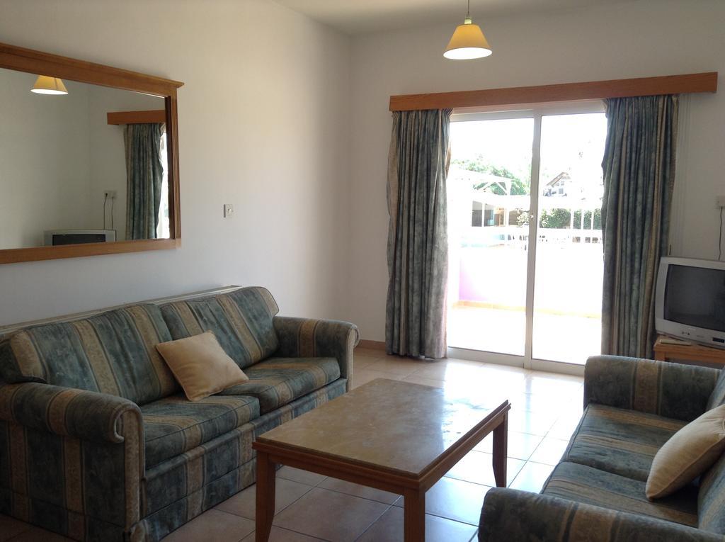 Valana Hotel Apartments Limassol Luaran gambar