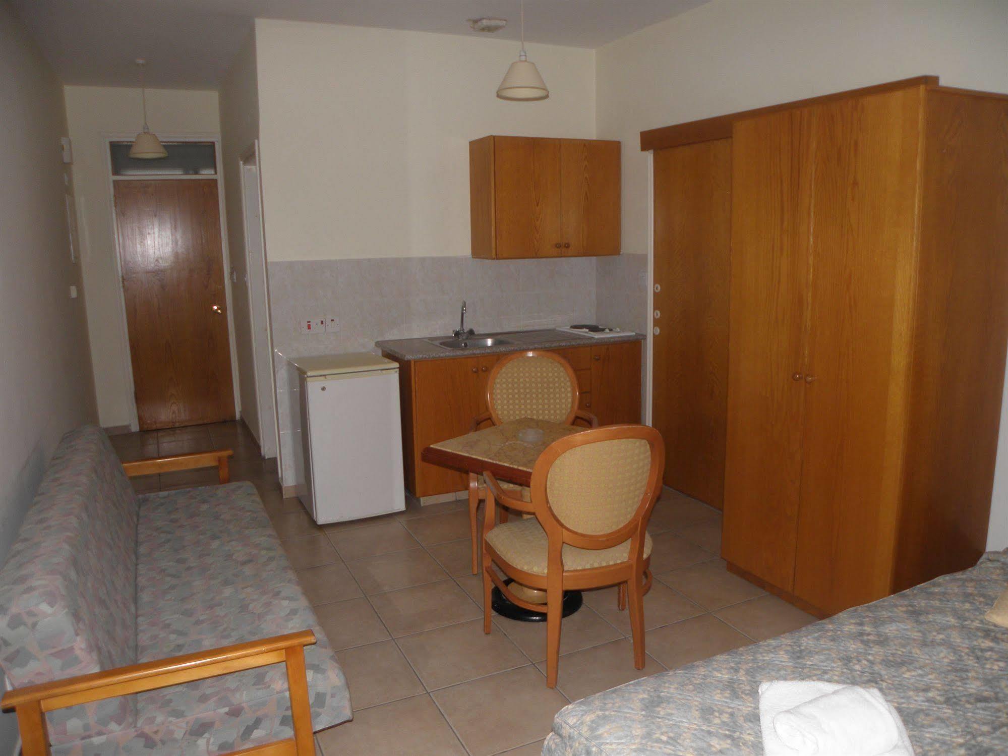 Valana Hotel Apartments Limassol Luaran gambar